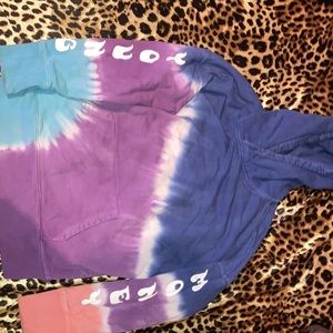 XS American Eagle tie-dye hoodie with the words young money on the sleeves